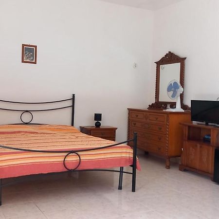 B&B Il Cortile Del Sole Olmedo Extérieur photo